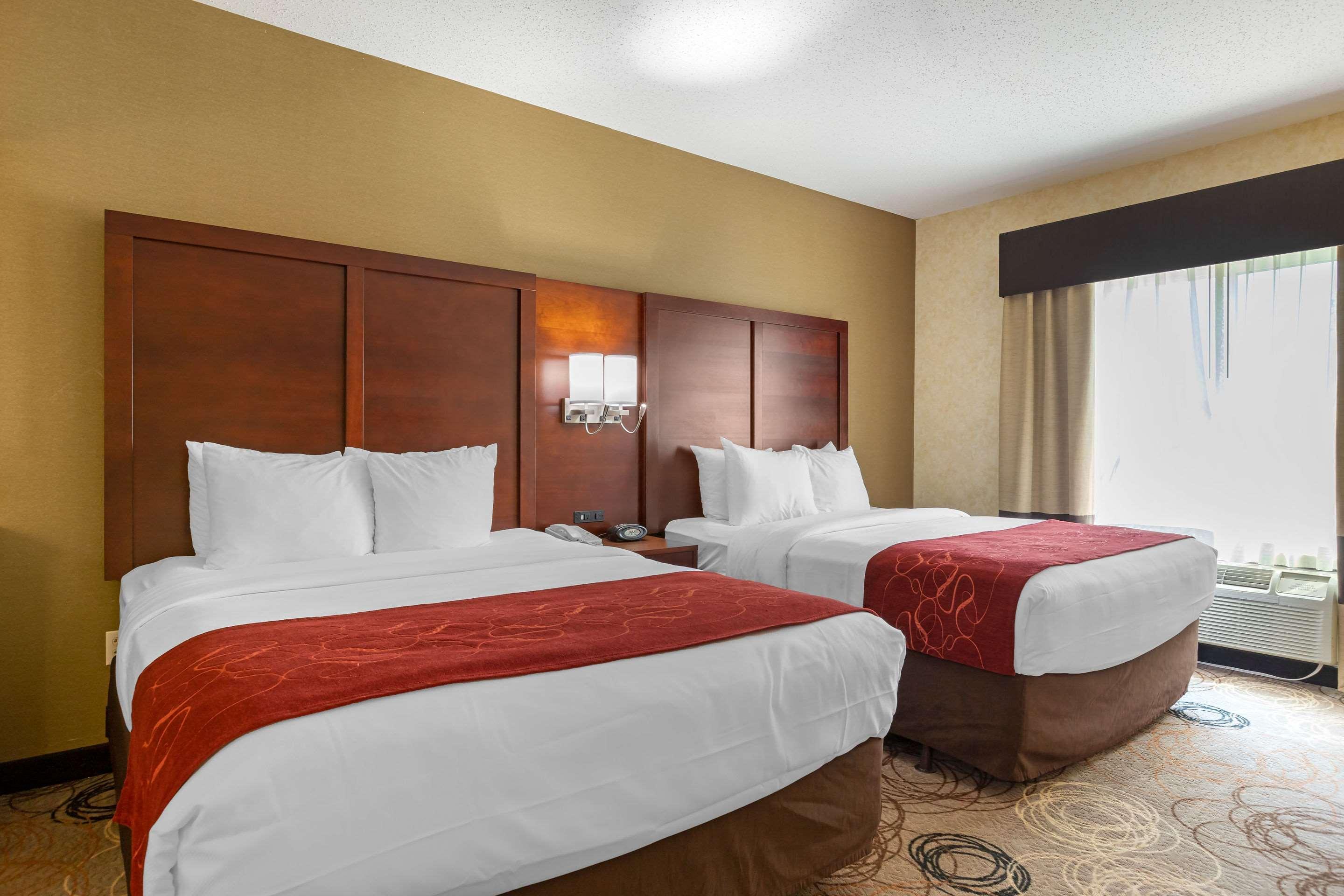 Comfort Suites Southfield-Detroit Exterior photo
