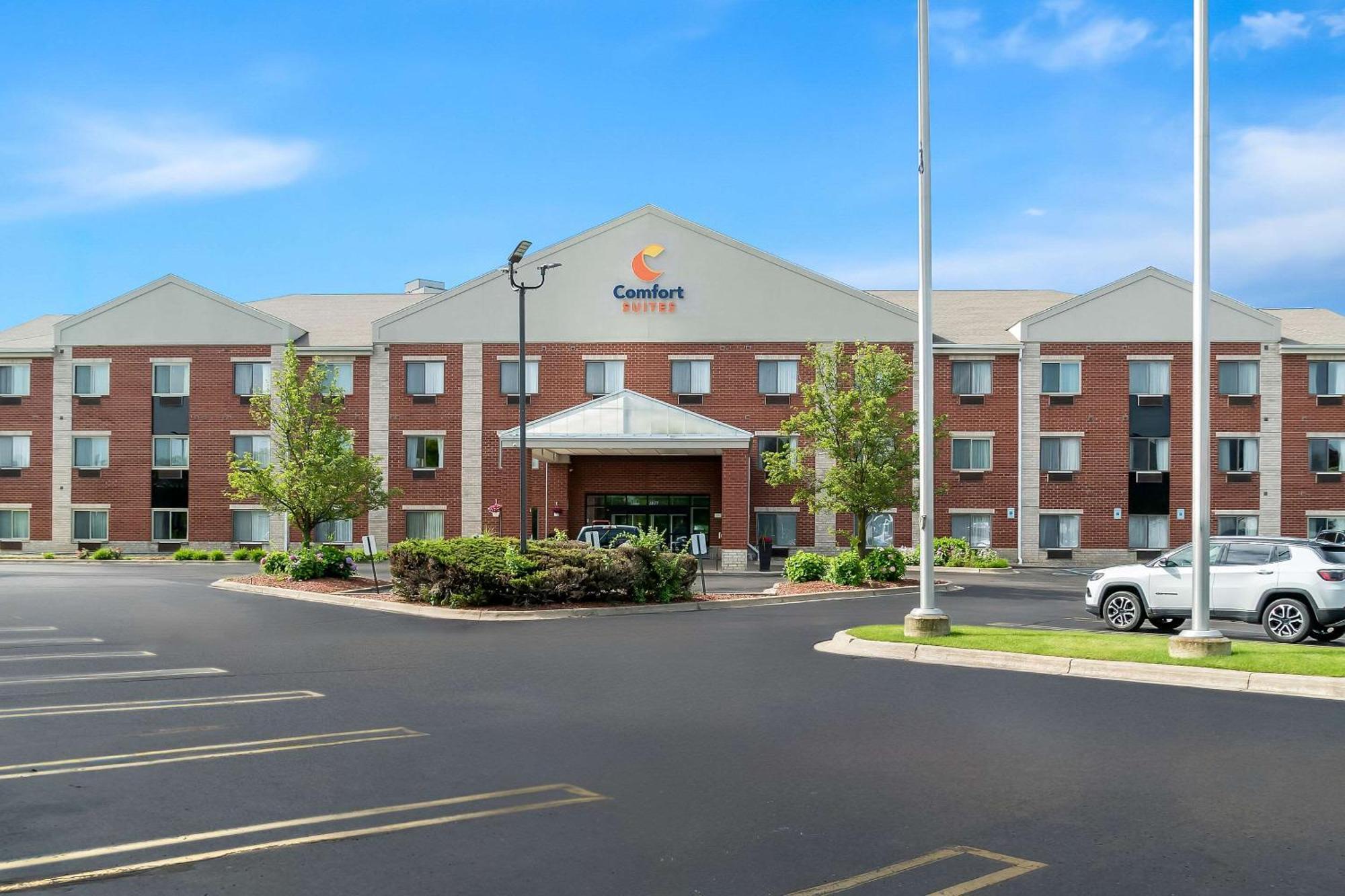 Comfort Suites Southfield-Detroit Exterior photo